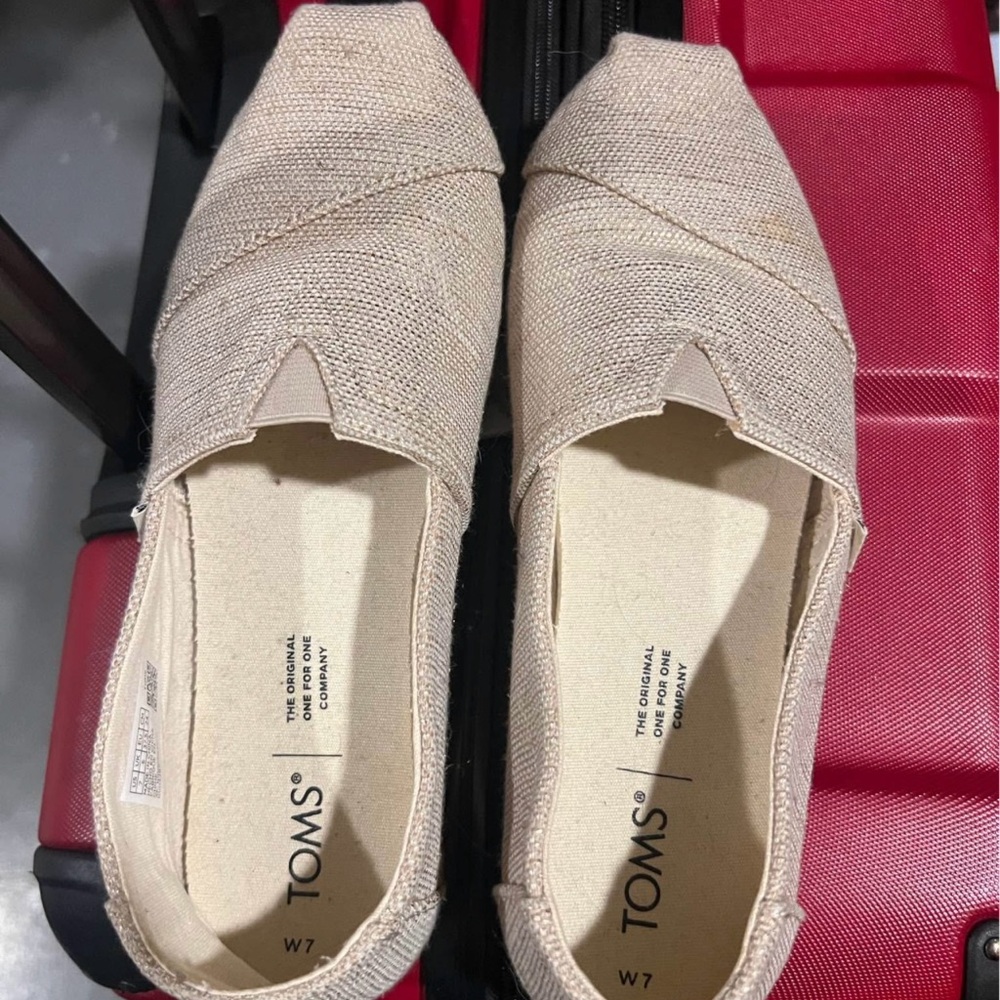 TOMS Women's Beige Textured Flats